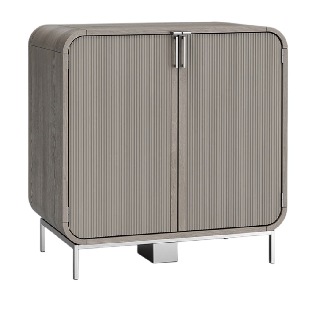 **Technische titel in het Nederlands: Moderne houten kast met metalen voeten en ribbelstructuur**